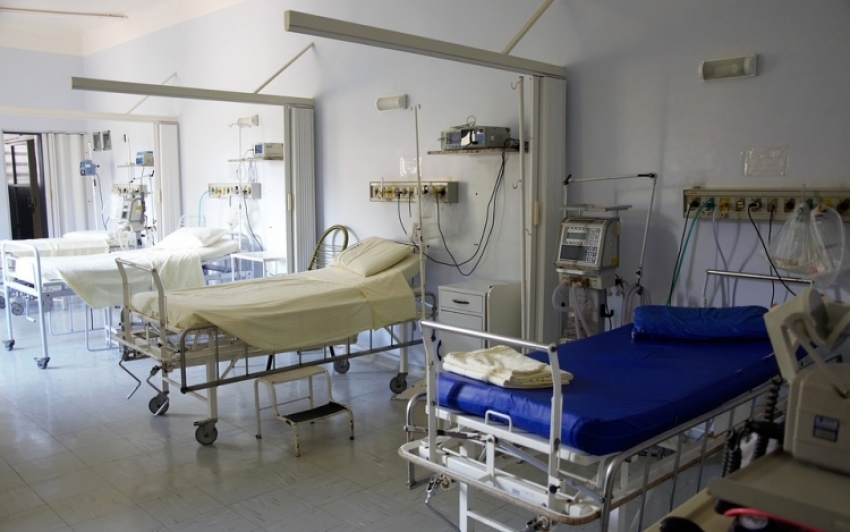 Meghalt az angliai kórházban mesterséges táplálásról lekapcsolt lengyel férfi