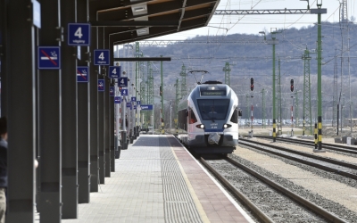 Mávinform: avartűz miatt leállt a vasúti forgalom Hegyeshalom és Ausztria között